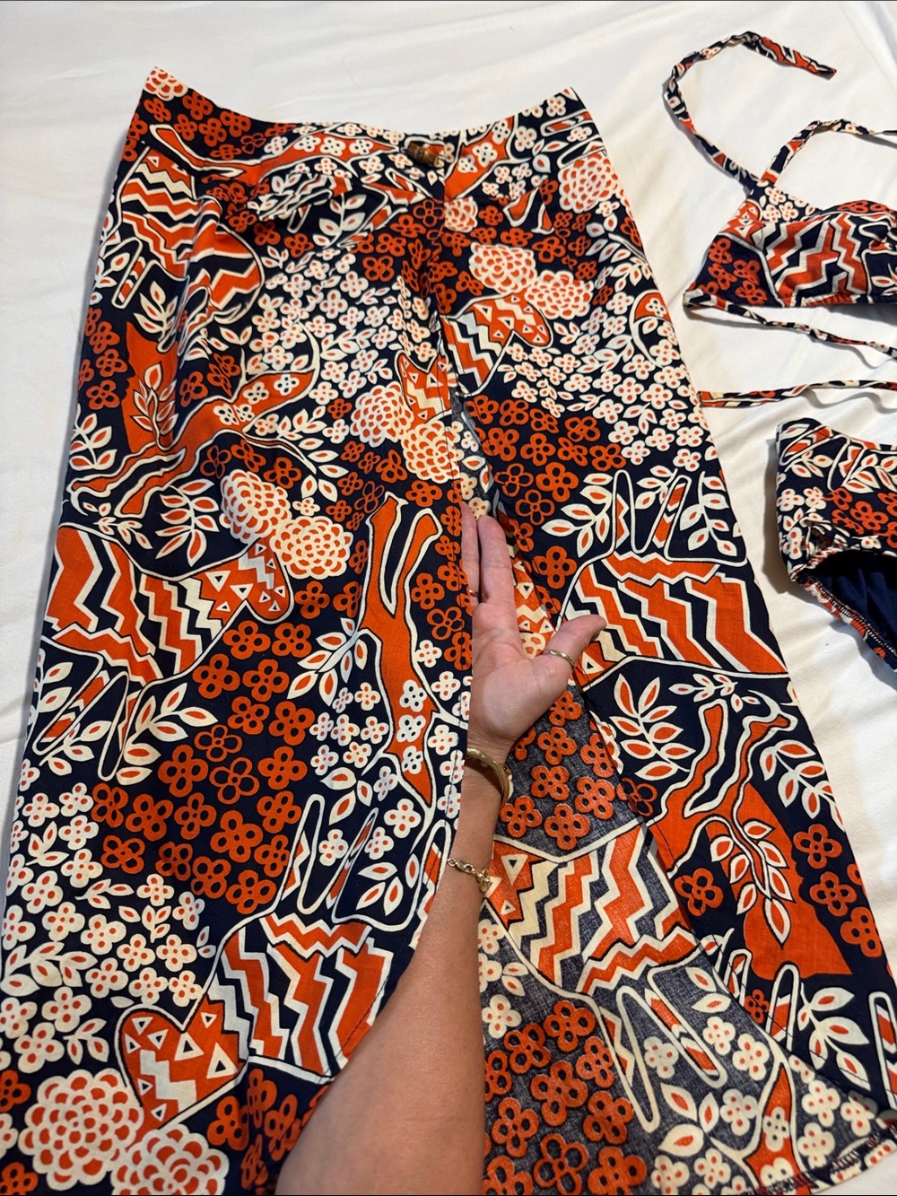 Three-Piece vintage, 100% cotton Bikini Set with Skirt - Orange Navy White - Picture 4 of 9